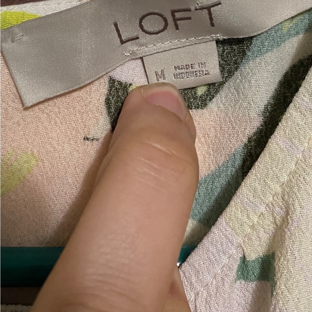 Loft Tropical Button Back Peplum Shell - image 7